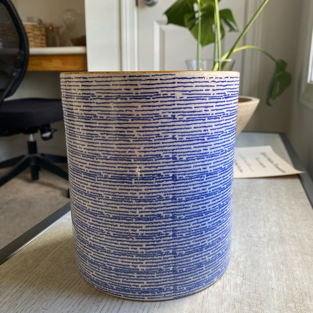 Ceramic Jar - Picture 3 of 6